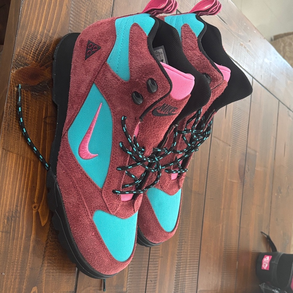 Nike mens acg Teal and Burgundy and Pink Athletic and  Hiking boots